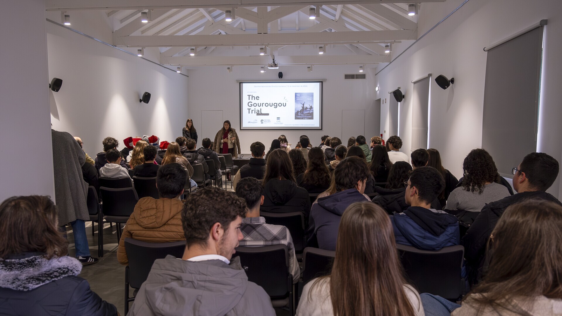 Jovens de Armamar debatem os Direitos Humanos  