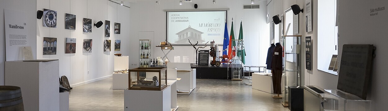 sala de exposi&ccedil;&otilde;es do CIMD